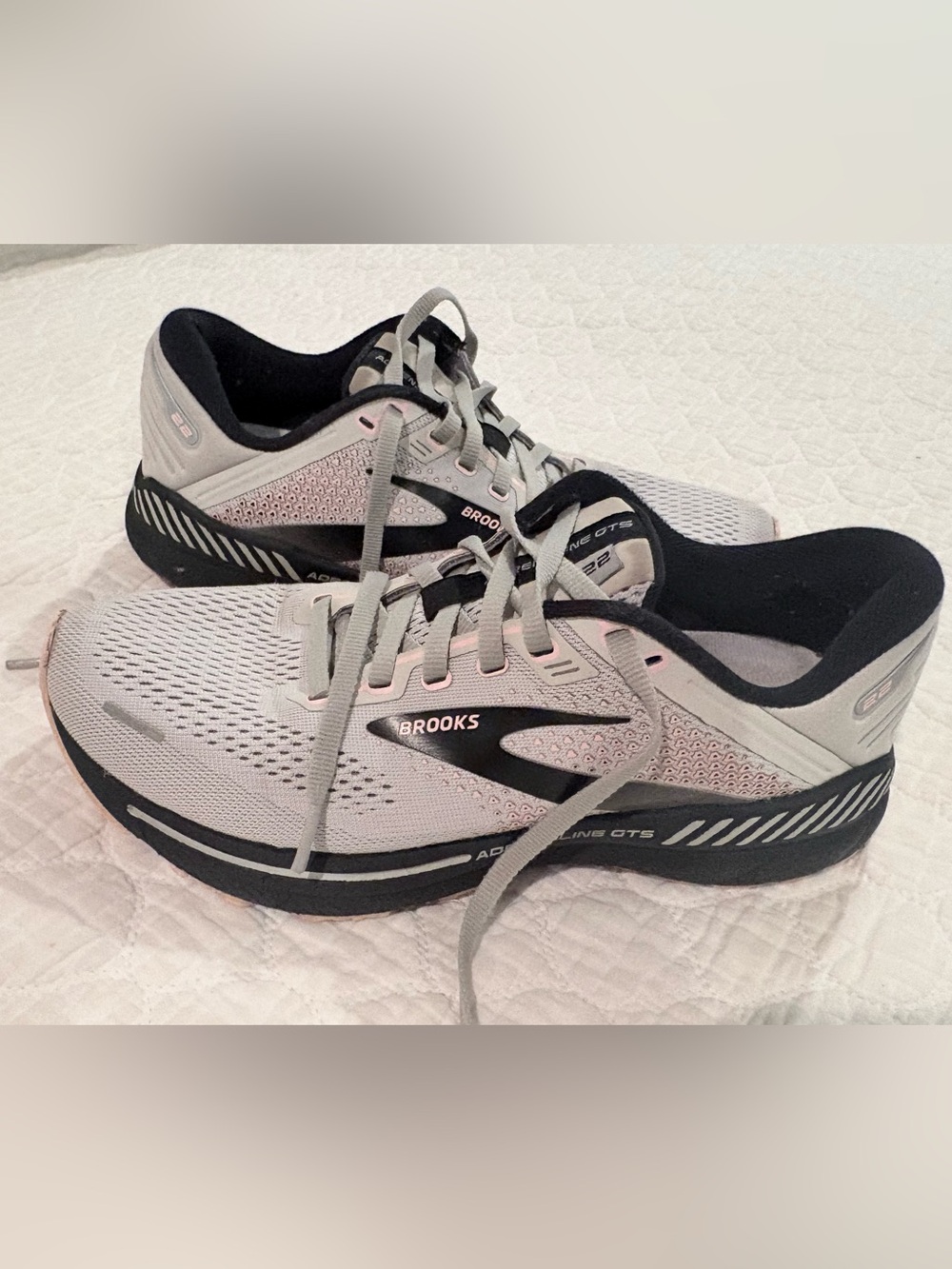 Brooks Adrenaline GTS 22 - running shoes